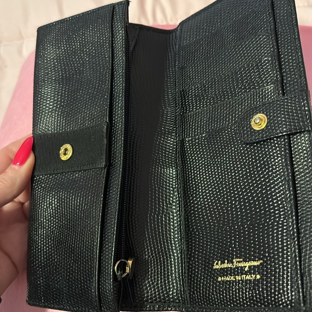 Salvatore Ferragamo Vara Bifold Long Wallet Black Leather Vintage Italy - Picture 5 of 8